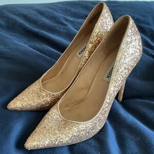 Steve Madden Atlantyc Gold Glitter Pointed Heels size 6.5
